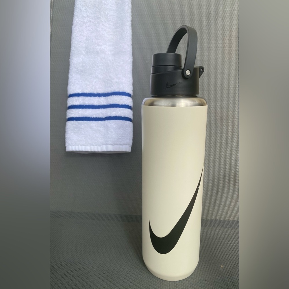 NIKE Sporty Water Bottle